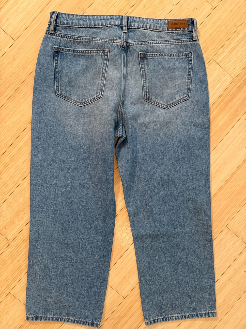 Neuflora “Dakota” Cropped Women’s Jeans- NEW WITH TAGS - Picture 3 of 7